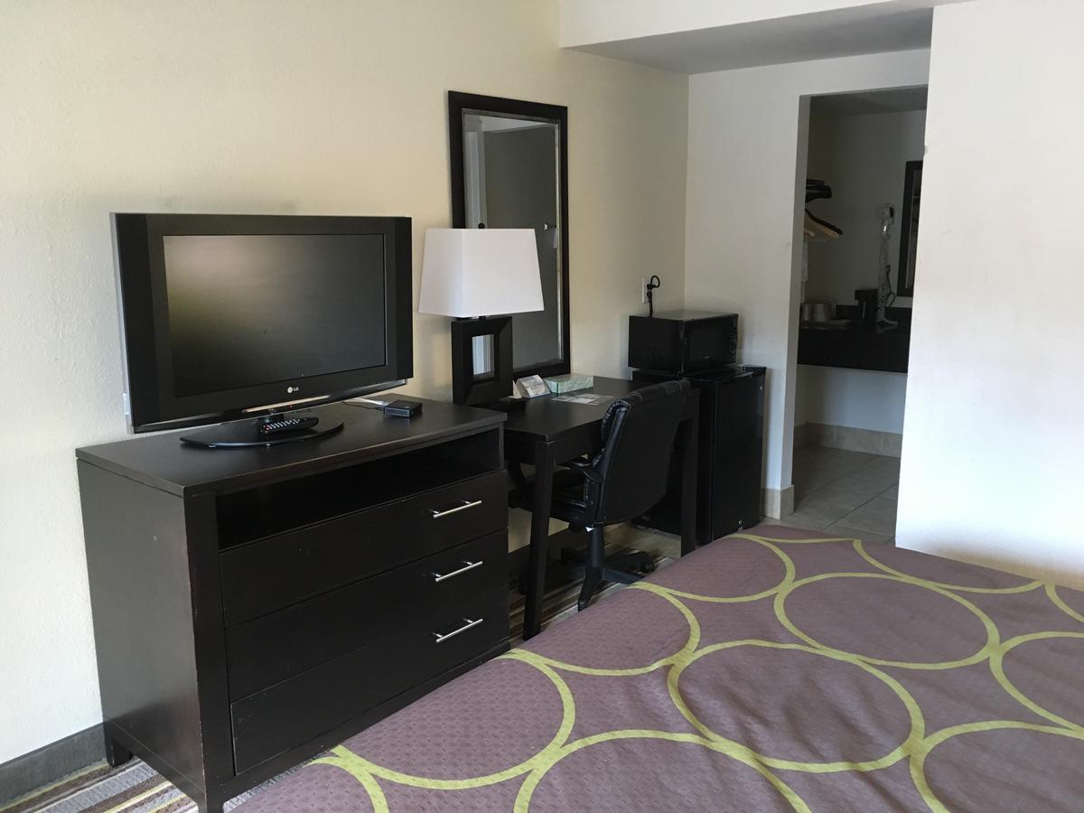 Motel Super 8 By Wyndham Augusta Esterno foto